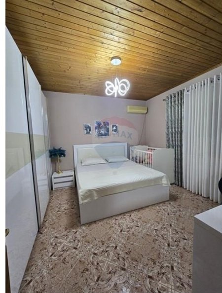 Tirane, jap me qera 2+1 , 120 m² 500 € 