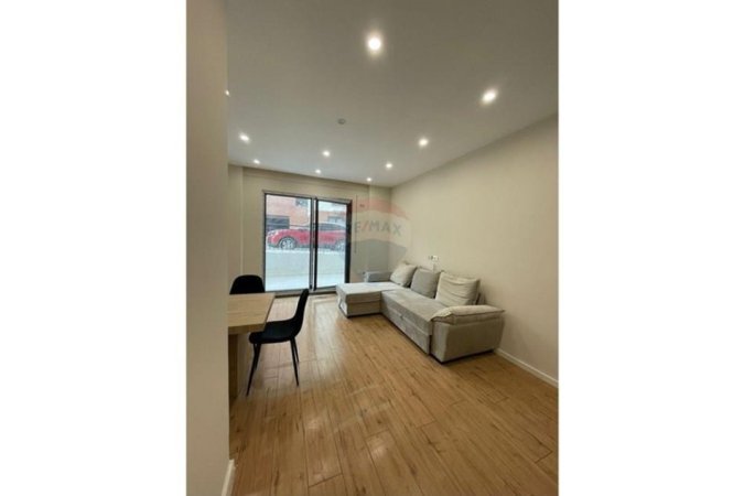 Tirane, shes garsonier 1+1+Ballkon Kati 0, 35 m² 60.000 € (kodra e diellit)