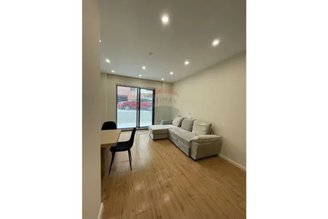 Tirane, shes garsonier 1+1+Ballkon Kati 0, 35 m² 60.000 € (kodra e diellit)