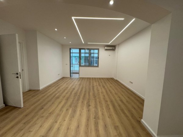 Tirane, shitet apartament 2+1+Ballkon Kati 1, 105 m² 169.000 € (Kodra Diellit)