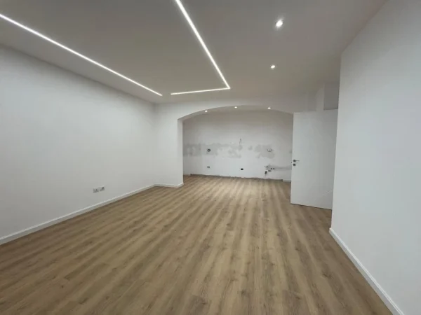 Tirane, shitet apartament 2+1+Ballkon Kati 1, 105 m² 169.000 € (Kodra Diellit)