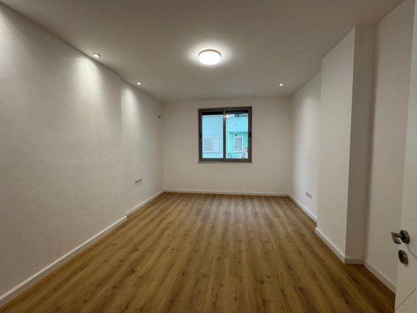 Tirane, shitet apartament 2+1+Ballkon Kati 1, 105 m² 169.000 € (Kodra Diellit)
