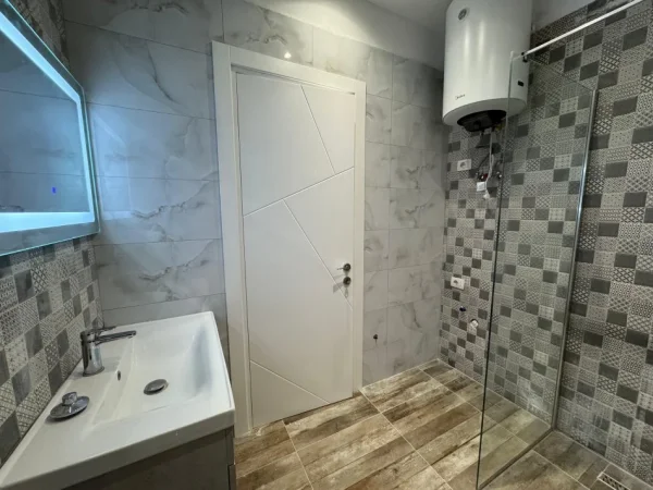 Tirane, shitet apartament 2+1+Ballkon Kati 1, 105 m² 169.000 € (Kodra Diellit)