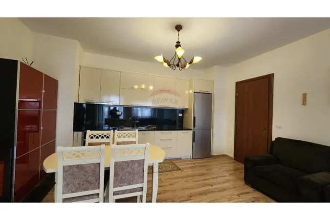 Tirane, shitet apartament 2+1 Kati 3, 120 m² 150.000 € (Rruga PETI - Liqeni i Thatë)