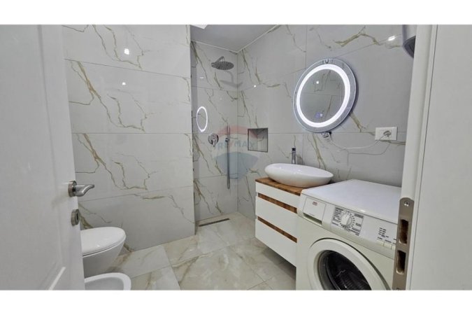 Tirane, jepet me qera apartament 1+1 Kati 3, 64 m² 700 € (Pazari i Ri)