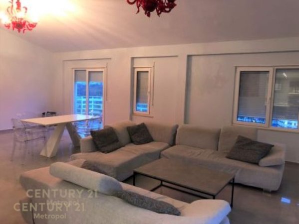 Tirane, shes apartament 3+1+3 , 261 m² (Liqeni i Thatë)