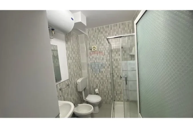 Tirane, jepet me qera apartament 1+1 Kati 2, 70 m² 600 € (21 Dhjetori)