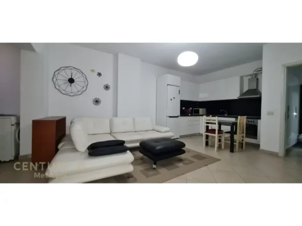 Tirane, jepet me qera apartament 1+1 , 90 m² 400 € (ASTIR)