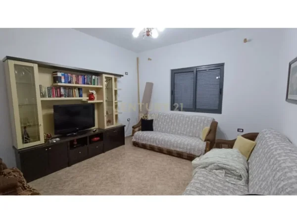 Tirane, jepet me qera apartament 2+1 Kati 2, 90 m² 500 € (KODRA E PRIFTIT)