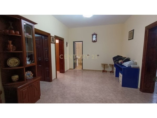 Tirane, jepet me qera apartament 2+1 Kati 2, 90 m² 500 € (KODRA E PRIFTIT)