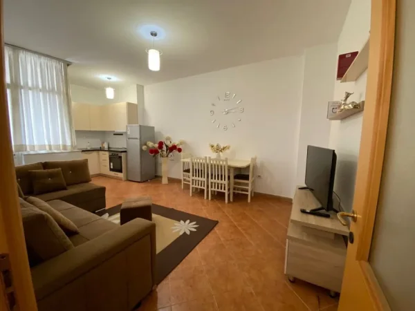 Durres, shitet apartament 1+1+Ballkon Kati 9, 74 m² 90.000 € (POLIKLINIKA DURRES!)