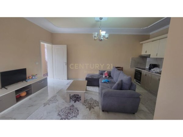Tirane, jepet me qera apartament 2+1+Ballkon Kati 2, 90 m² 500 € (sauk)