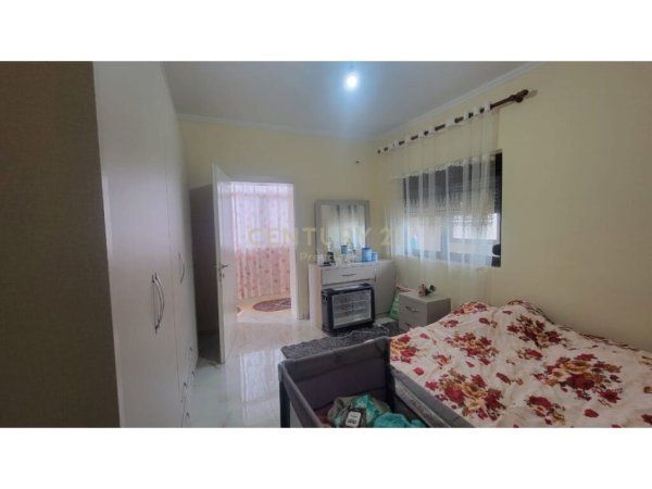 Tirane, jepet me qera apartament 2+1+Ballkon Kati 2, 90 m² 500 € (sauk)
