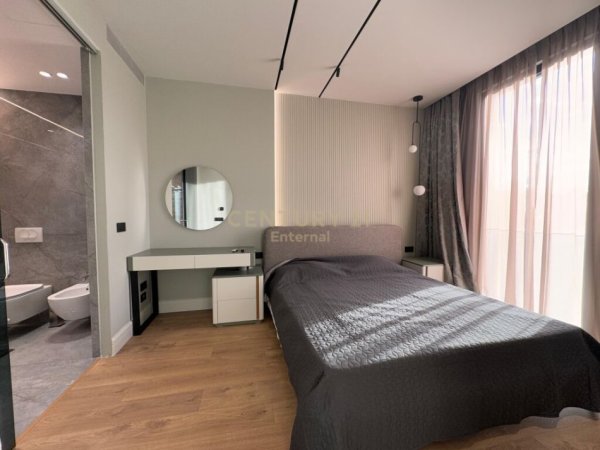 Tirane, jepet me qera Vile 2+1+Ballkon Kati 1, 180 m² 3.000 € (teg)