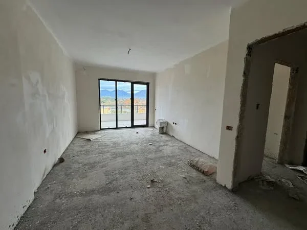 Tirane, shitet apartament 1+1 , 85 m² 162.000 € (Liqeni i Thate)