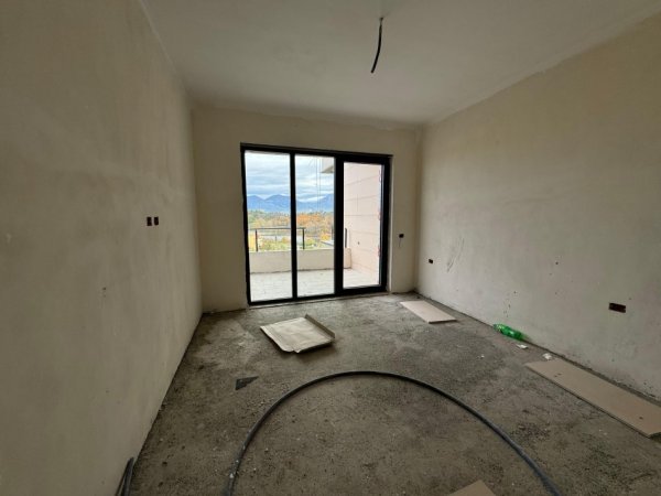 Tirane, shitet apartament 1+1 , 85 m² 162.000 € (Liqeni i Thate)