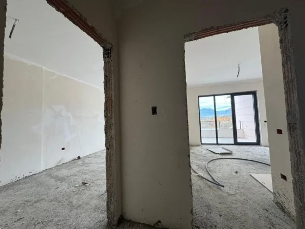 Tirane, shitet apartament 1+1 , 85 m² 162.000 € (Liqeni i Thate)