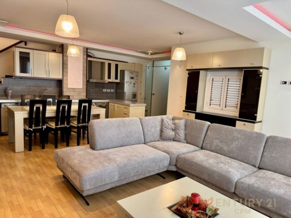 Tirane, jepet me qera apartament duplex 2+1+Ballkon Kati 4, 140 m² 900 € (Kodra e Diellit Residence)