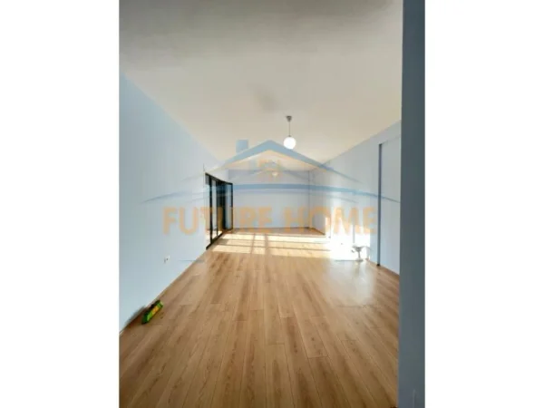 Tirane, shitet apartament 2+1 Kati 2, 114 m² 180.000 € (Unaza e Re)