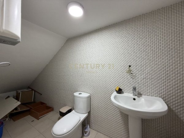 Tirane, shes ambjent biznesi , 46 m² 219.000 € (Komuna e Parisit)