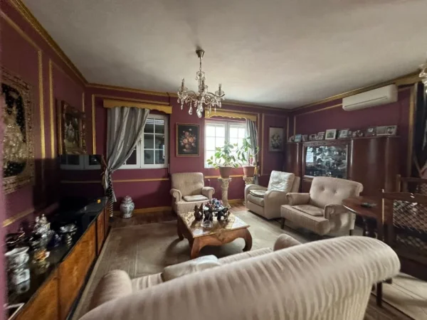 Tirane, shitet apartament 1+1 , 70 m² 188.000 € (Komuna e Parisit)