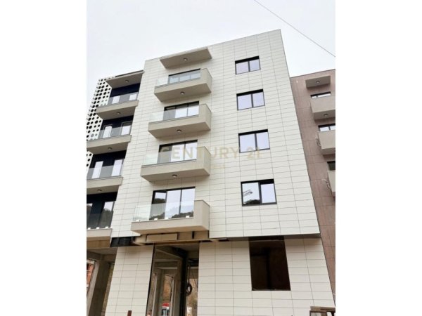 Tirane, shes apartament 1+1 , 81 m² 194.750 € (Liqeni i Thatë)