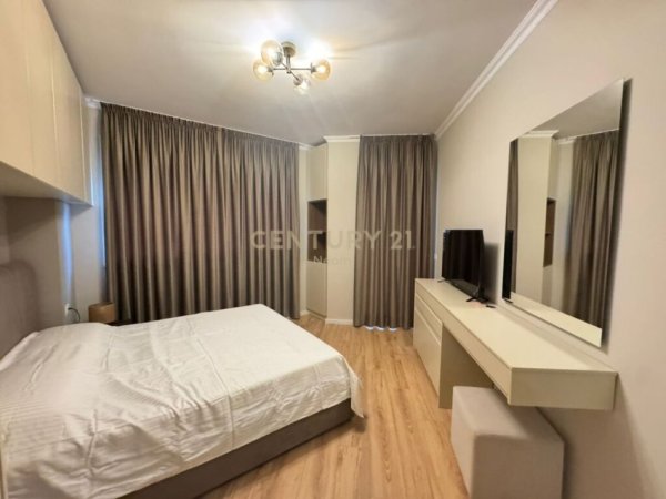 Tirane, jap me qera apartament 1+1 , 70 m² 700 € (Xhamija e Tabakeve, Rruga e Elbasanit)