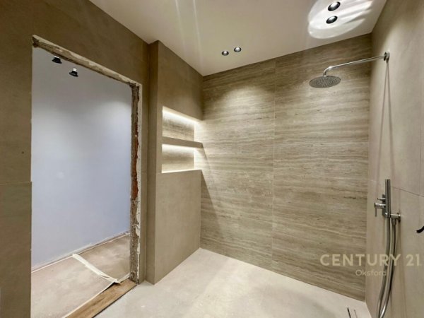Tirane, shes apartament 2+1+2 , 145 m² 600.000 € (Rruga e Kosovarëve)