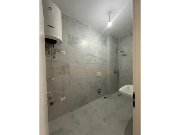 Tirane, shitet apartament 1+1 Kati 3, 63 m² 85.000 € (Alidem)