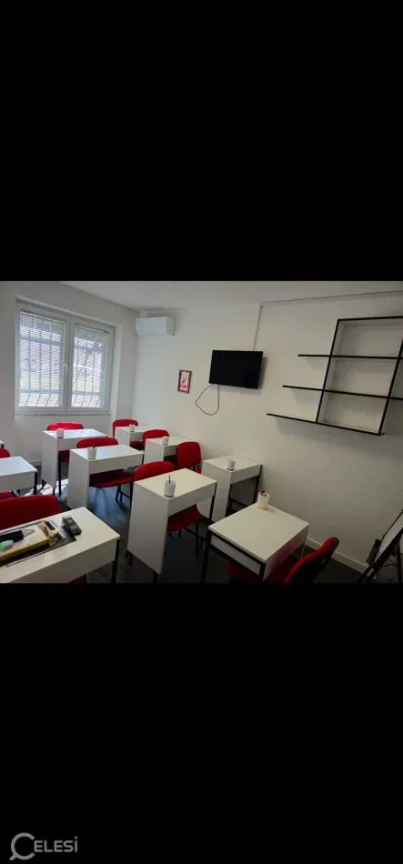 Tirane, jepet me qera ambjent biznesi Kati 0, 99 m² 700 € (21 DHJETORI)