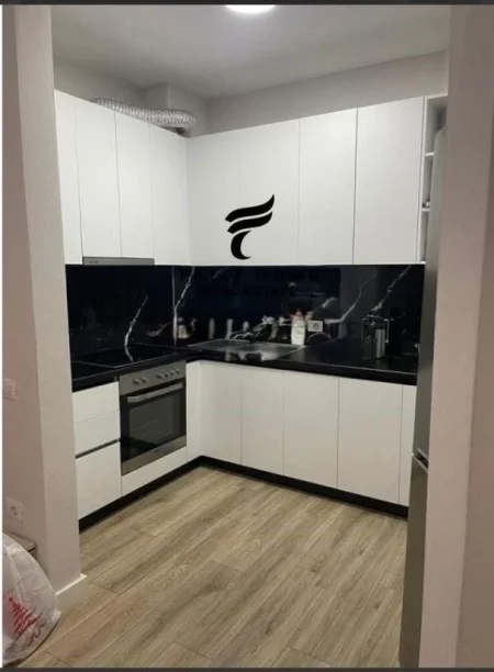 Tirane, jepet me qera apartament 2+1 Kati 2, 143 m² 500 € (ASTIR)