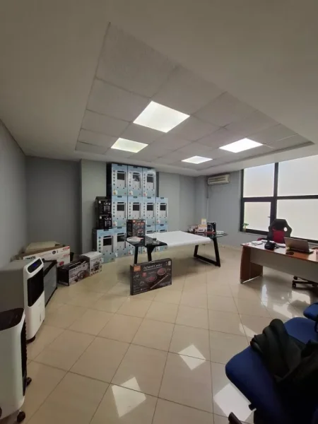 Tirane, jepet me qera Kati 1, 80 m² 500 € (selvia)