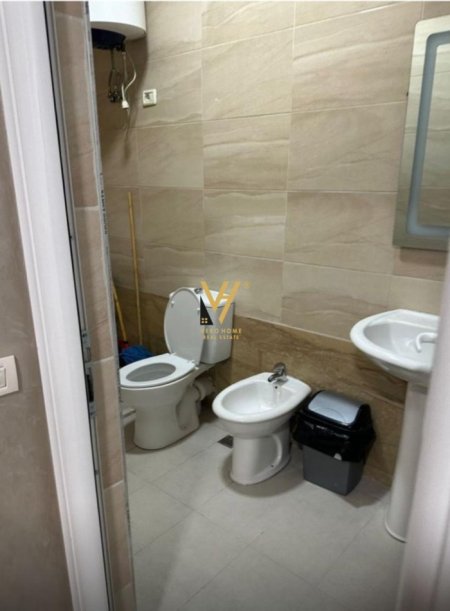 Tirane, jepet me qera apartament 3+1+Ballkon Kati 2, 105 m² 900 € (KOPSHTI ZOOLOGJIK)