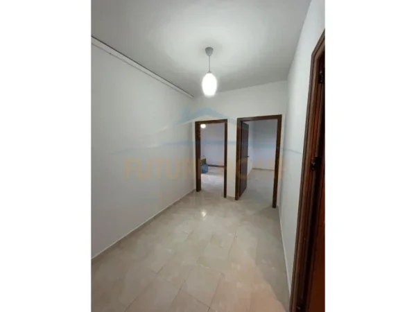 Tirane, shitet apartament 1+1 Kati 4, 56 m² 110.000 € (Ali Demi)