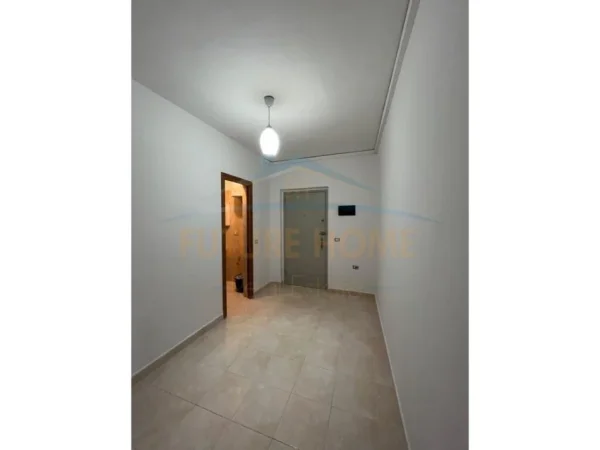 Tirane, shitet apartament 1+1 Kati 4, 56 m² 110.000 € (Ali Demi)