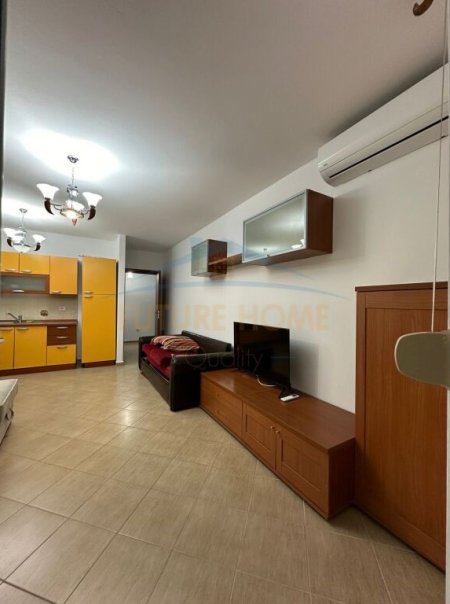 Durres, jepet me qera apartament 1+1+Ballkon Kati 3, 78 m² 250 € (Plazh Iliria)