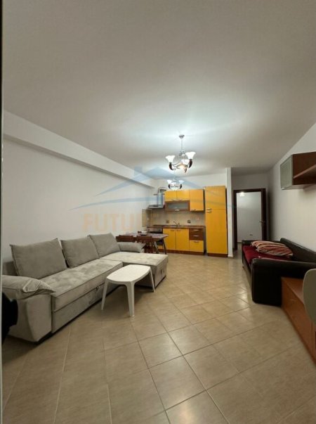 Durres, jepet me qera apartament 1+1+Ballkon Kati 3, 78 m² 250 € (Plazh Iliria)