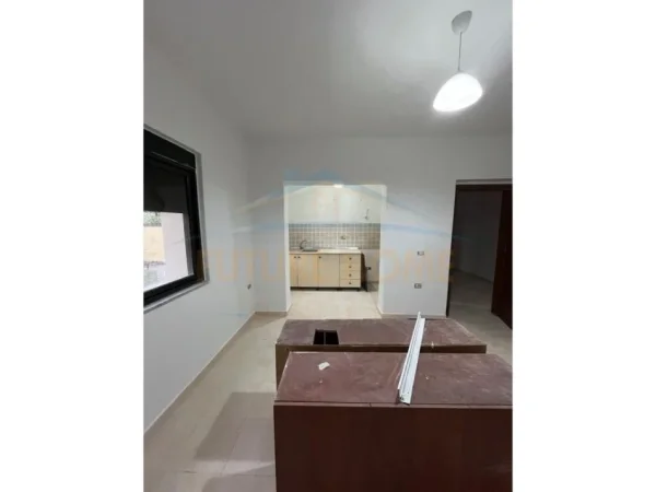 Tirane, shitet apartament 1+1 Kati 4, 56 m² 110.000 € (Ali Demi)