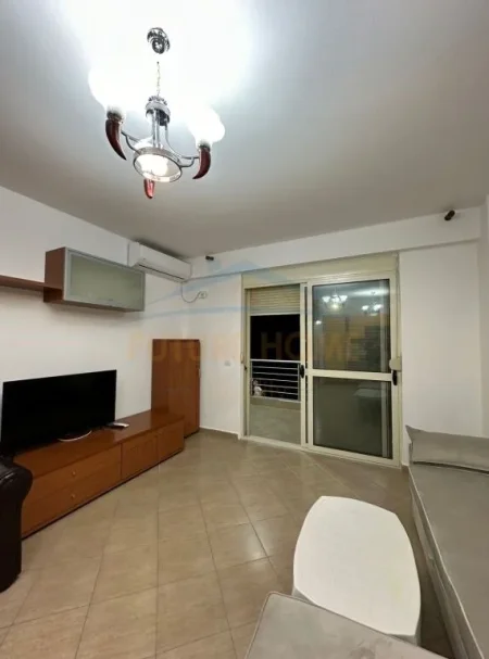 Durres, jepet me qera apartament 1+1+Ballkon Kati 3, 78 m² 250 € (Plazh Iliria)