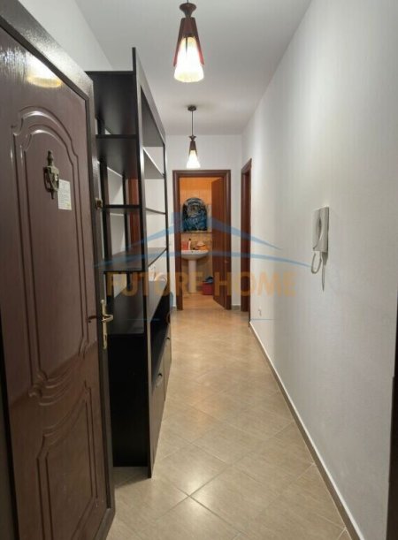 Durres, jepet me qera apartament 1+1+Ballkon Kati 3, 78 m² 250 € (Plazh Iliria)