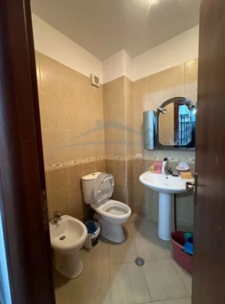 Durres, jepet me qera apartament 1+1+Ballkon Kati 3, 78 m² 250 € (Plazh Iliria)