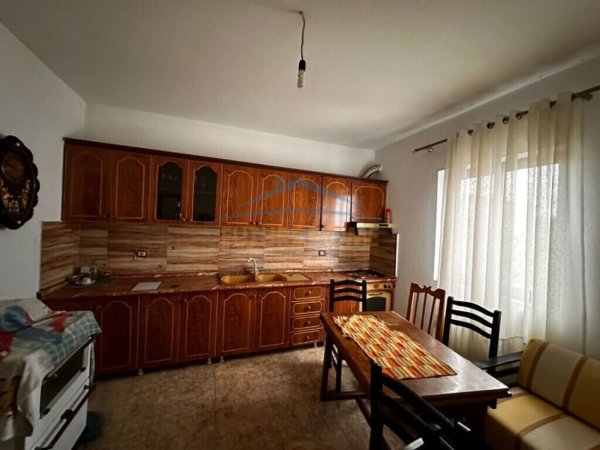Durres, Plazh, shitet Vile 3 Katshe Kati 0, 422 m² 200.000 € (Plazh)