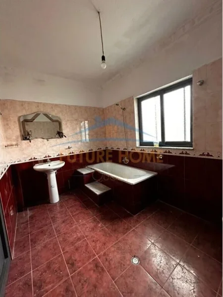 Durres, Plazh, shitet Vile 3 Katshe Kati 0, 422 m² 200.000 € (Plazh)