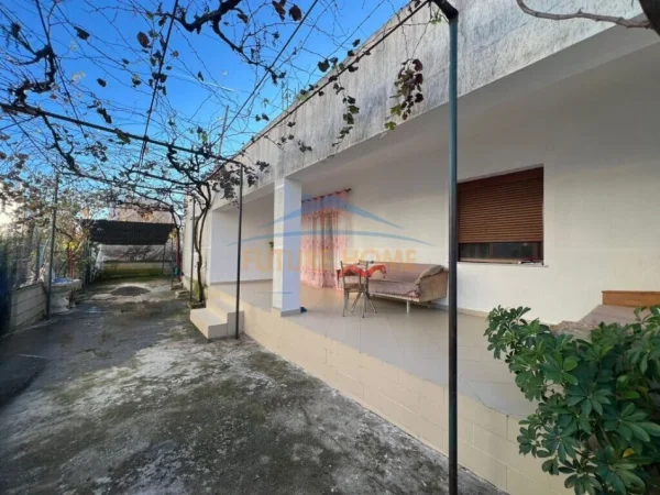 Lushnje Divjake, shitet shtepi 2+1 Kati 0, 480 m² 57.000 € (Divjake)