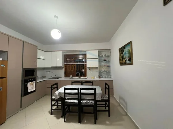 Lushnje Divjake, shitet shtepi 2+1 Kati 0, 480 m² 57.000 € (Divjake)