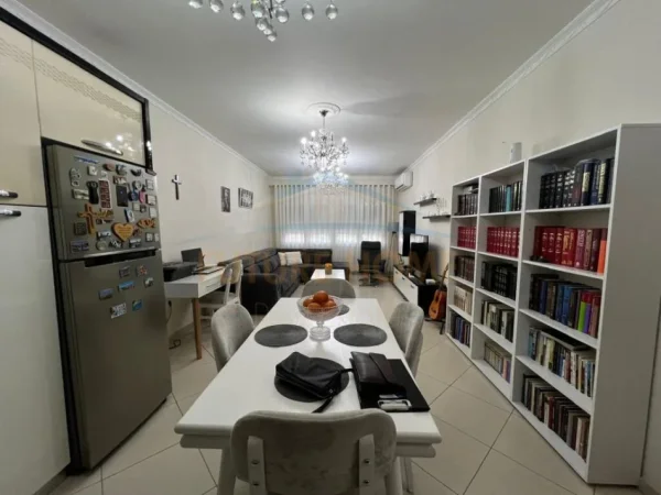 Tirane, shitet apartament 2+1 Kati 4, 122 m² 170.000 € (Unaza e Re)