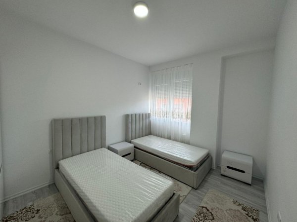 Tirane, shitet apartament 3+1+Ballkon Kati 4, 142 m² 350.000 € (Liqeni i Thate)