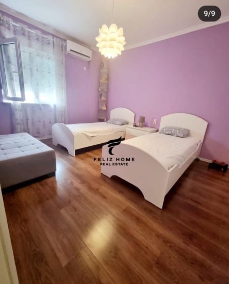 Tirane, jepet me qera apartament 3+1 Kati 2, 130 m² 1.000 € (RRUGA E KAVAJES)