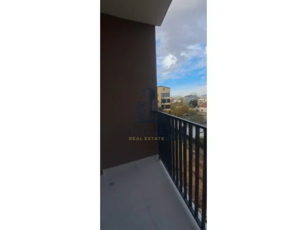 Tirane, shitet apartament 1+1+Ballkon Kati 4, 74 m² 98.000 € (astir)