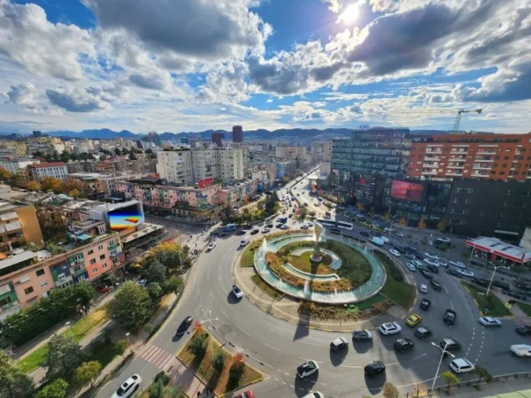 Tirane, jepet me qera apartament 2+1 Kati 12, 125 m² 1.100 € (Zogu i Zi)